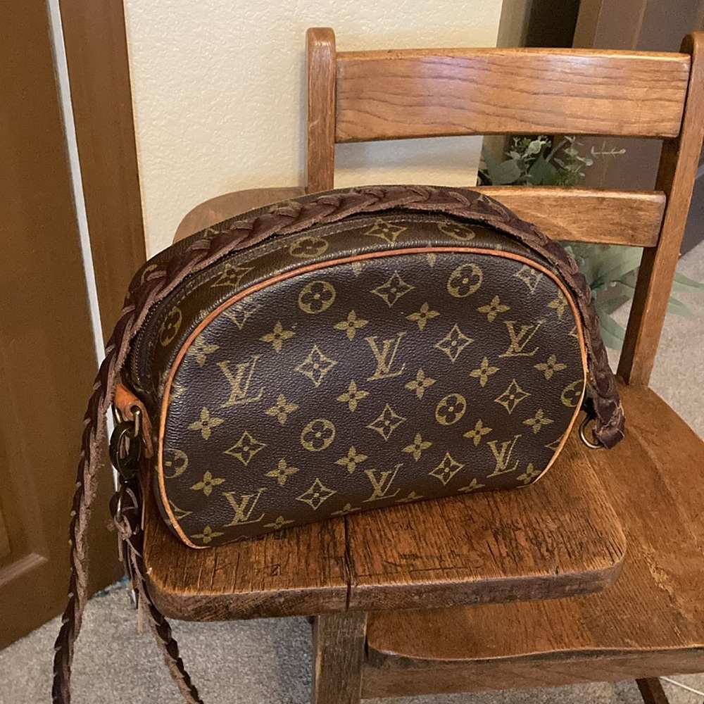 Vintage Boho Louis Vuitton Fringe Bag w/Hand Braided CB Strap, Charm & DB EUC - Picture 5 of 16